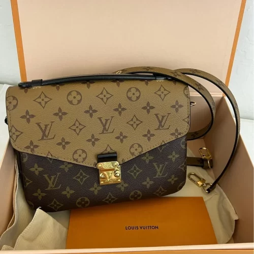 Louis Vuitton Pochette Metis M44876 Monogram Reverse photo review