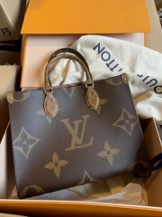 Louis Vuitton M45321 Onthego MM Monogram photo review