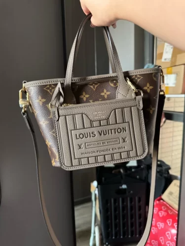 Louis Vuitton M12109 Neverfull Bandoulière Inside Out BB Dark Fango photo review